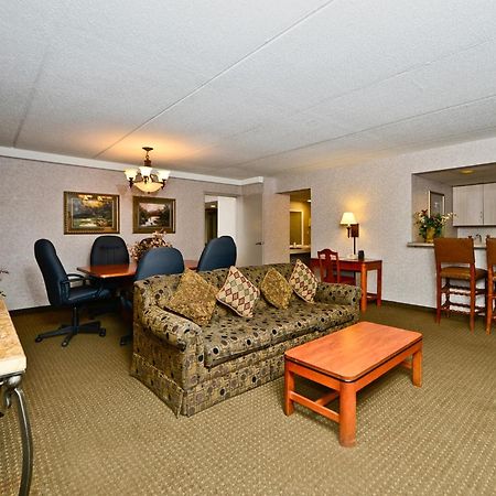 Ramada By Wyndham Plymouth Hotel & Conference Center Rom bilde