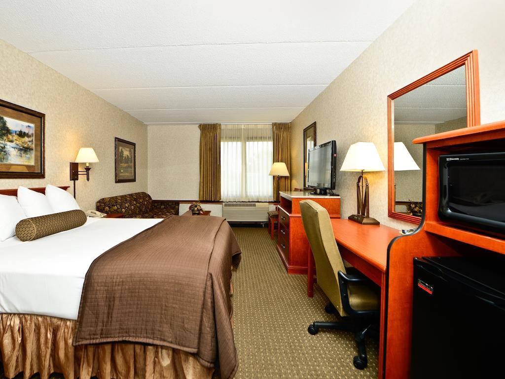 Ramada By Wyndham Plymouth Hotel & Conference Center Eksteriør bilde