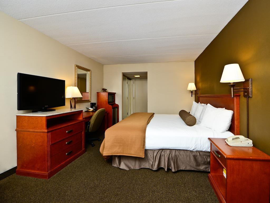 Ramada By Wyndham Plymouth Hotel & Conference Center Eksteriør bilde