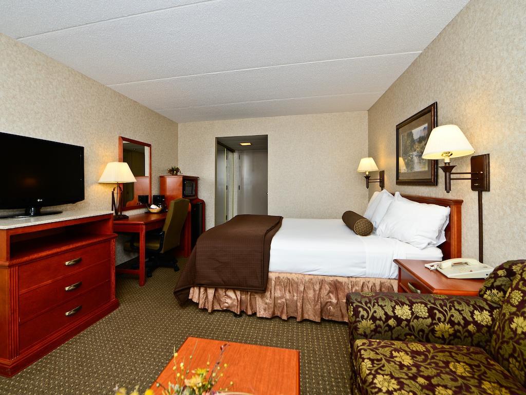 Ramada By Wyndham Plymouth Hotel & Conference Center Eksteriør bilde